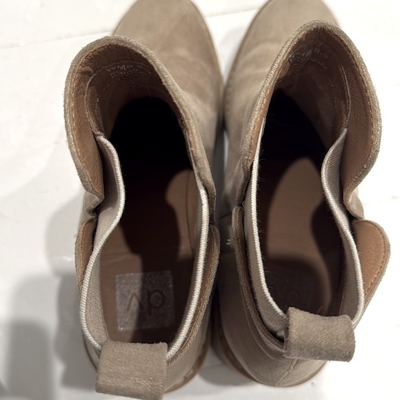DV by Dolce Vita booties, only worn once. Select Item 3/$25. - Picture 9 of 11